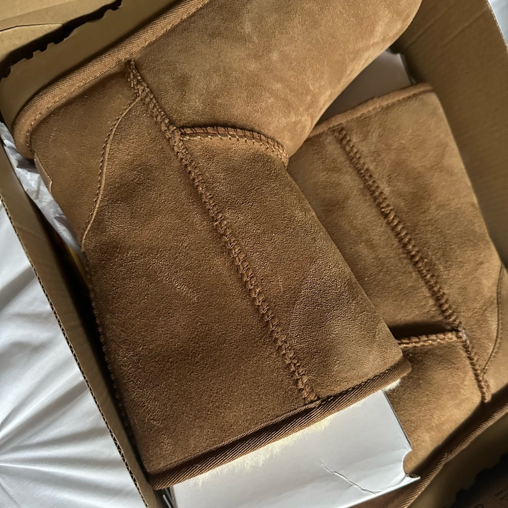 Size 6 women’s Uggs